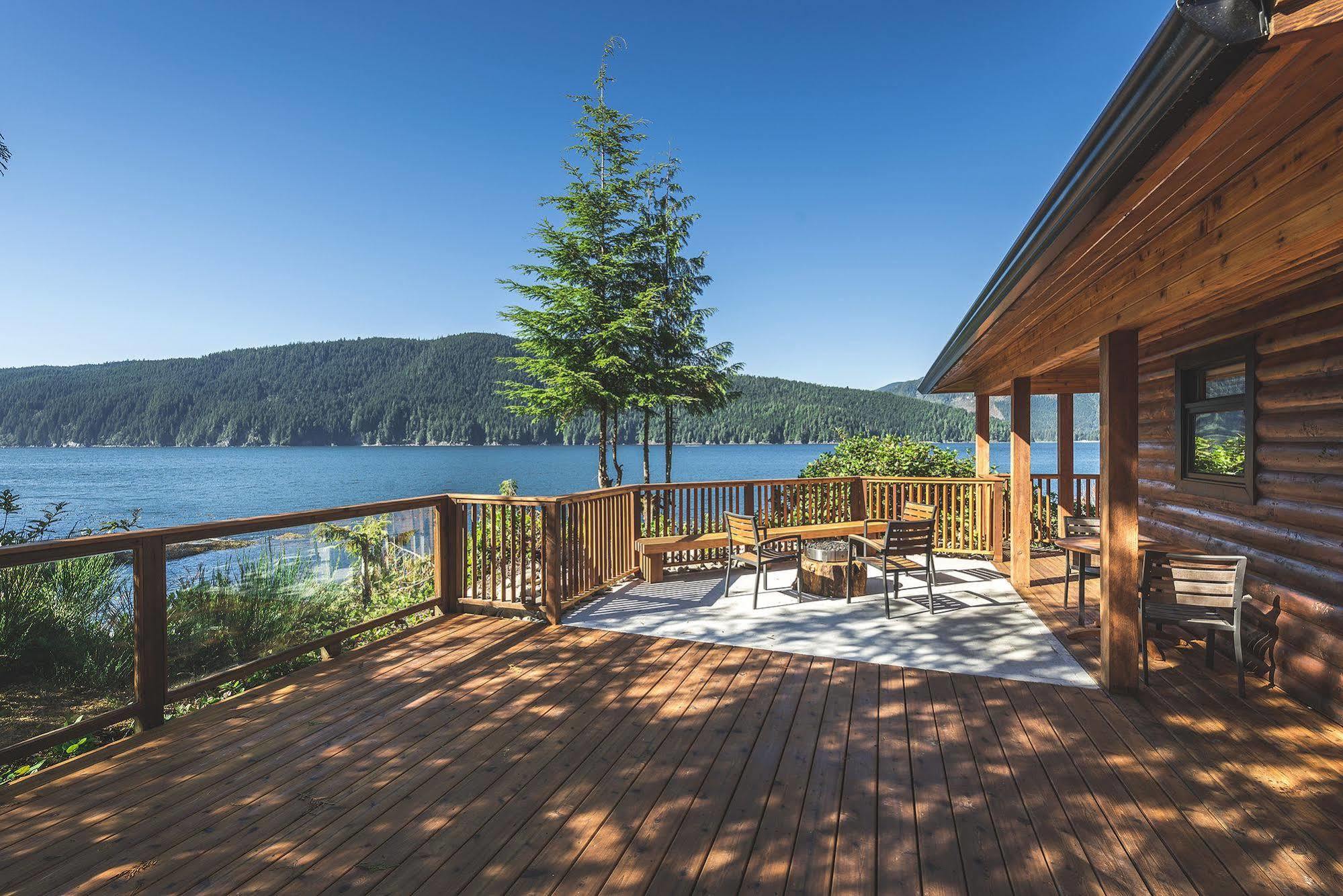 Wild Renfrew Seaside Cottages ポート・レンフルー エクステリア 写真