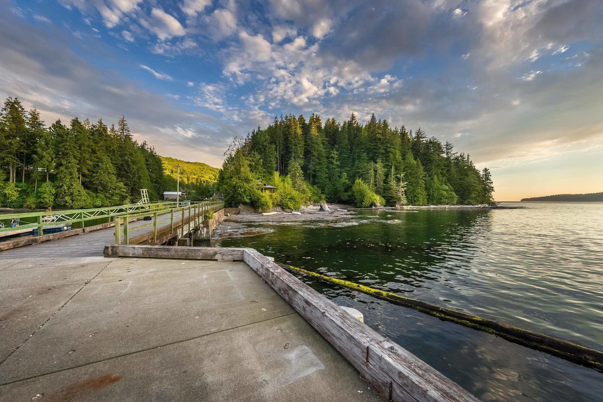 Wild Renfrew Seaside Cottages ポート・レンフルー エクステリア 写真